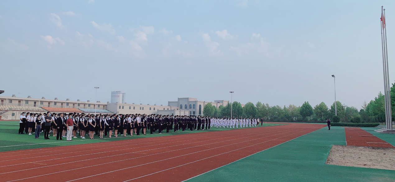武汉商贸职业学院红安校区新学期 第一次升旗